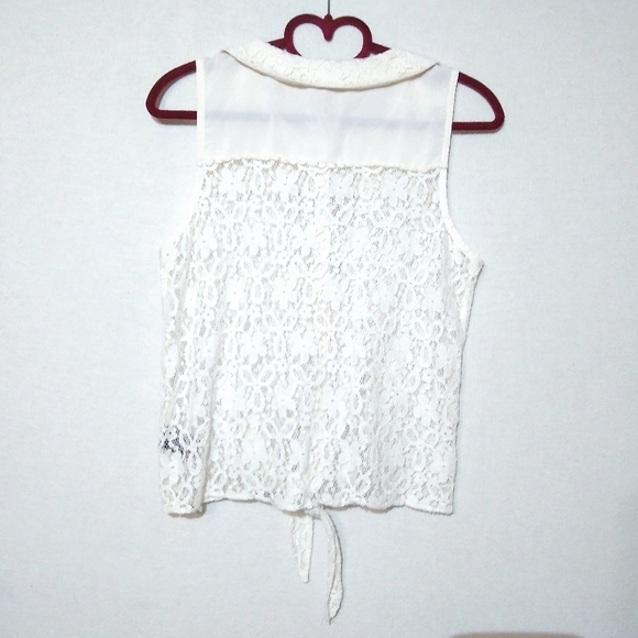 Papaya Sleeveless Lace Peter Pan Collar Top - Picture 3 of 8